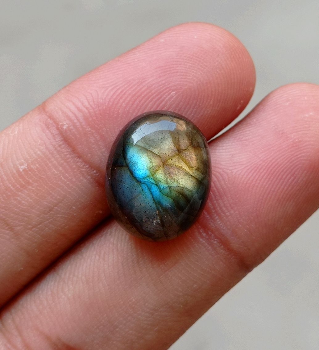 12.5ct Labradorite Cabochon - Spectrolite- Black Moon Stone - 17x14mm