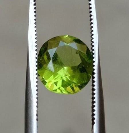 2.5ct Peridot Gemstone- Olivine - Chrysolite Gem - August Birthstone -  9x8x5mm