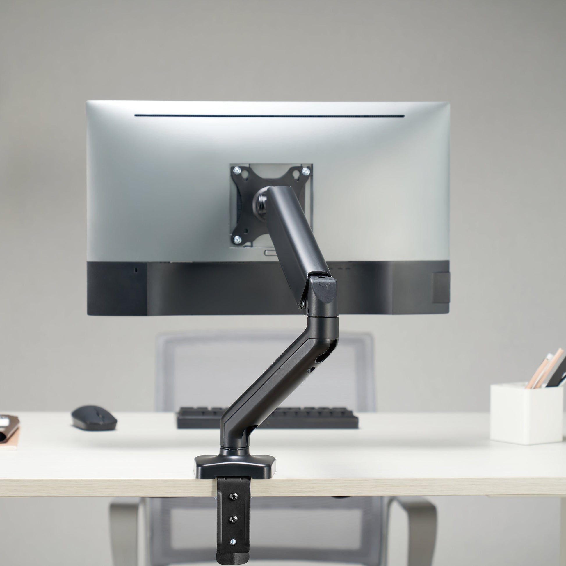 ProperAV TV Wall Bracket (37" - 75" / 45kg Capacity / VESA Max. 600x400) - Black