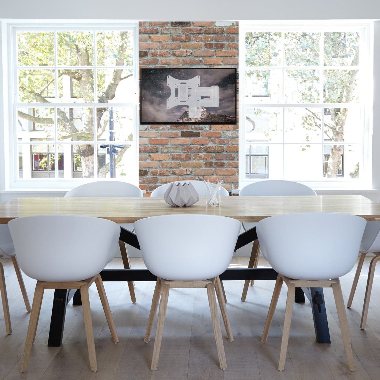 ProperAV TV Wall Bracket (23" - 43" / 30kg Capacity / VESA Max. 200x200)