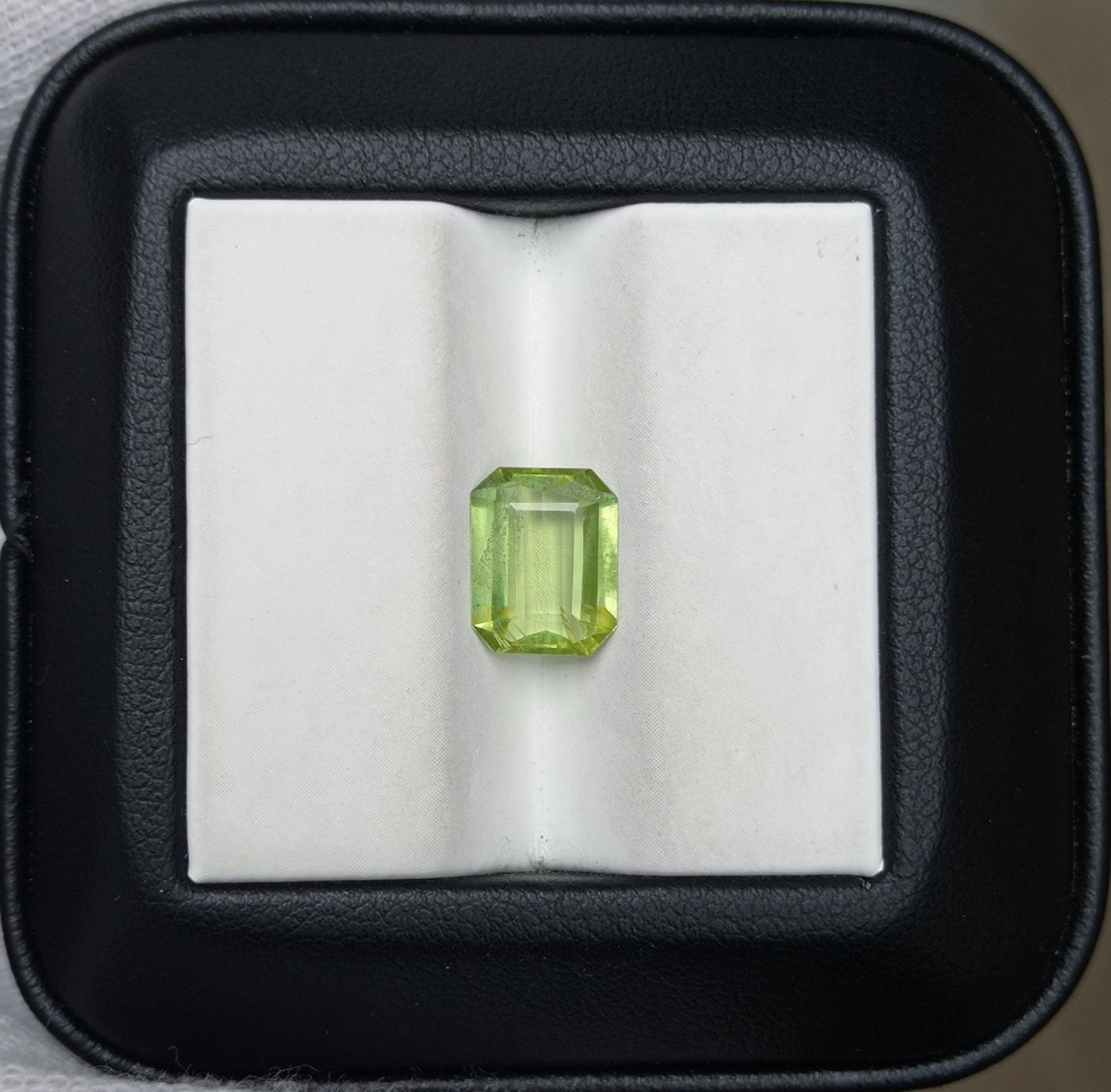 2.40ct Peridot Gemstone- Olivine - Chrysolite Gem - August Birthstone - 9.5x7.5x3.5mm