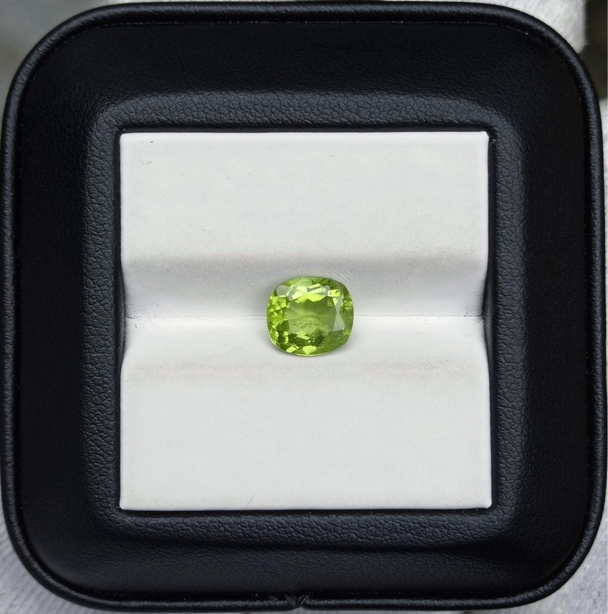 2.10ct Peridot Gemstone- Olivine - Chrysolite Gem - August Birthstone - 8x7.2x4.3mm