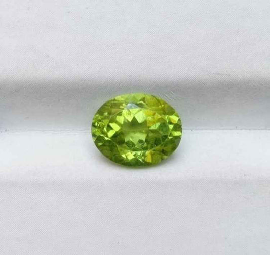 3.20ct Peridot Gemstone- Olivine - Chrysolite Gem - August Birthstone - 9.6x8x5.5mm