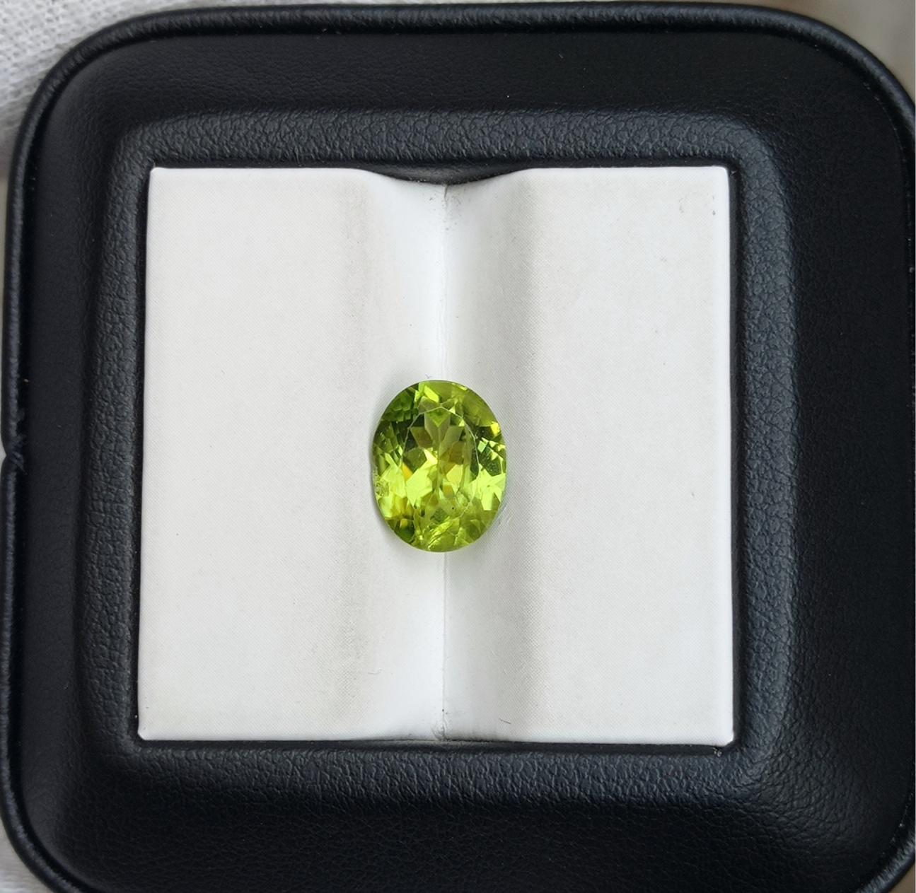 3.10ct Peridot Gemstone- Olivine - Chrysolite Gem - August Birthstone - 10x8x5mm