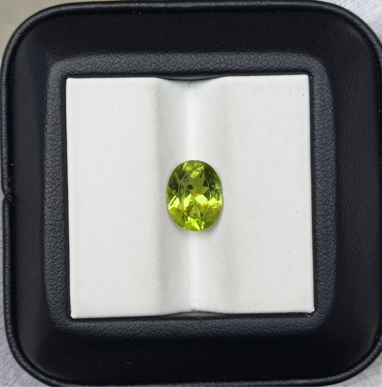 3.10ct Peridot Gemstone- Olivine - Chrysolite Gem - August Birthstone - 10x8x5mm