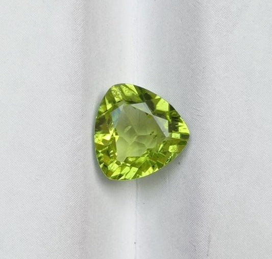 1.90ct Peridot Gemstone- Olivine - Chrysolite Gem - August Birthstone - 8x8x4mm