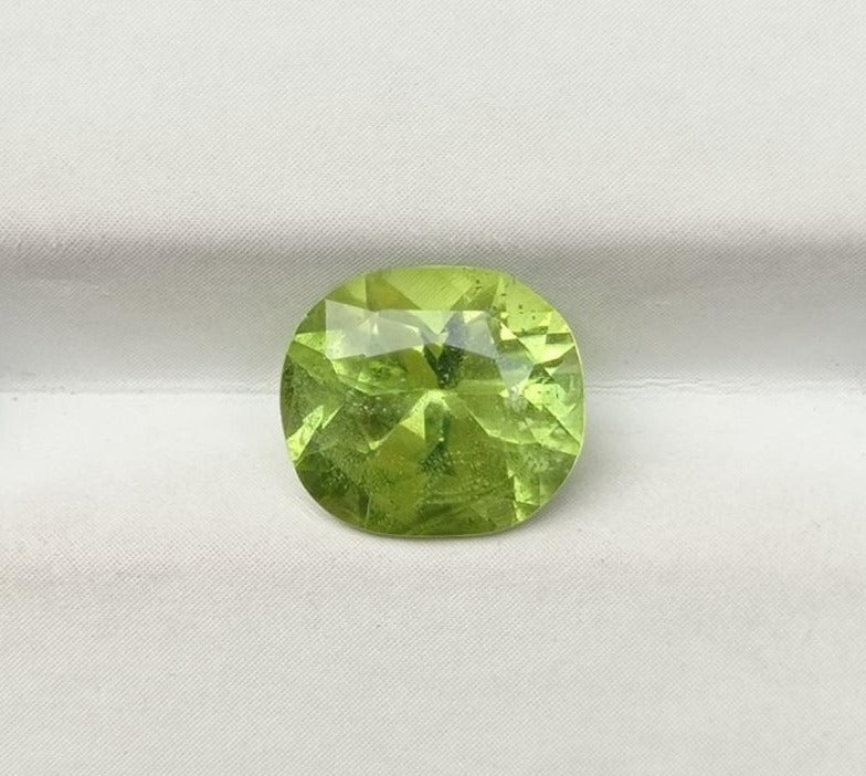 3.60ct Peridot Gemstone- Olivine - Chrysolite Gem - August Birthstone -  10x9x6mm