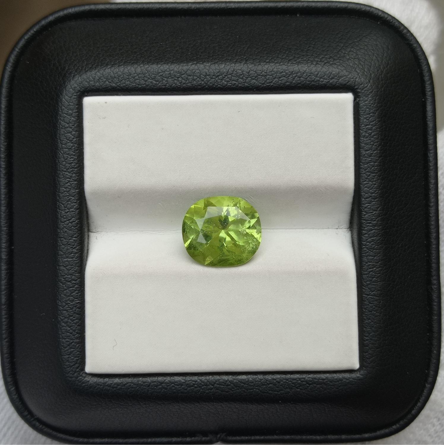 3.60ct Peridot Gemstone- Olivine - Chrysolite Gem - August Birthstone -  10x9x6mm