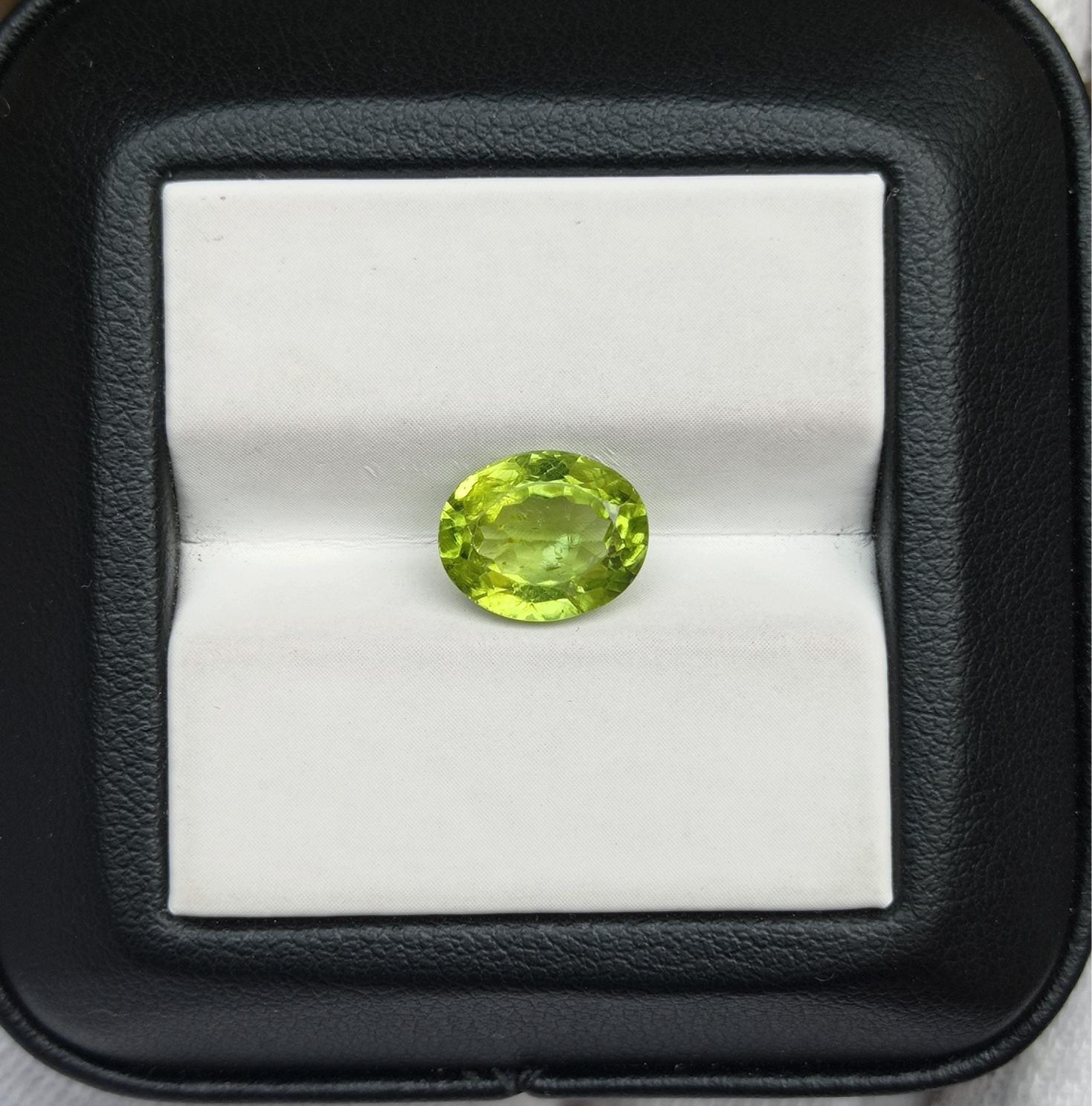 3.25ct-Peridot Gemstone- Olivine - Chrysolite Gem - August Birthstone -  10x8x5mm