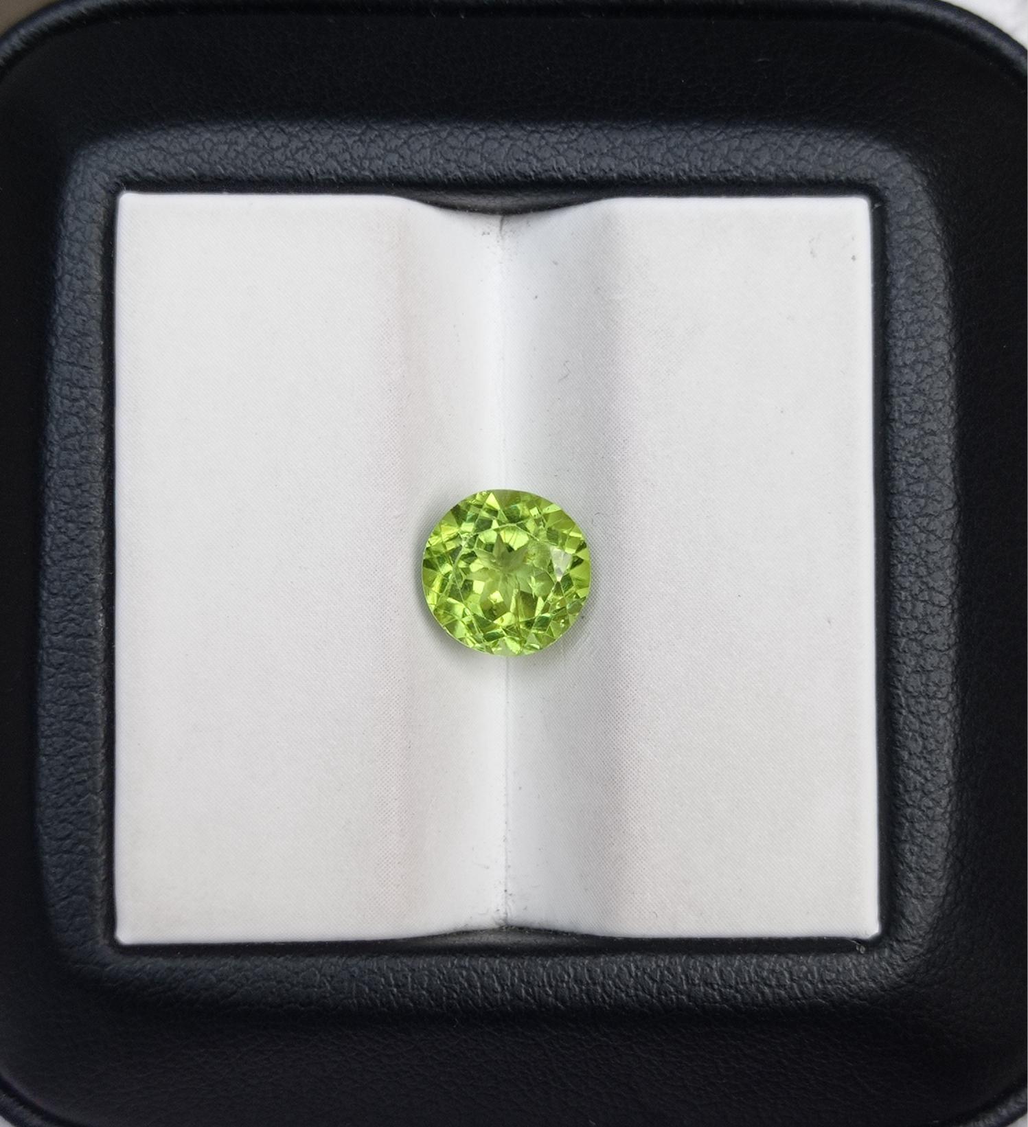 2.3ct Peridot Gemstone- Olivine - Chrysolite Gem - August Birthstone -  9mm