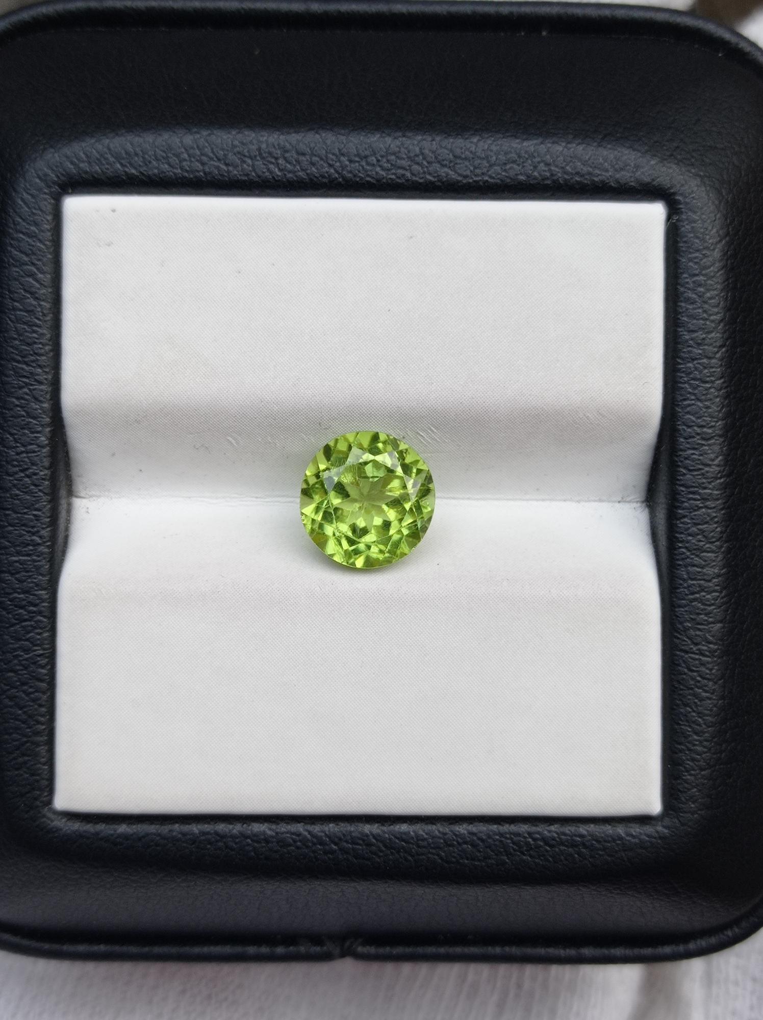2.3ct Peridot Gemstone- Olivine - Chrysolite Gem - August Birthstone -  9mm