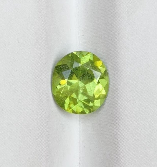 2.5ct Peridot Gemstone- Olivine - Chrysolite Gem - August Birthstone - 9x8x5mm
