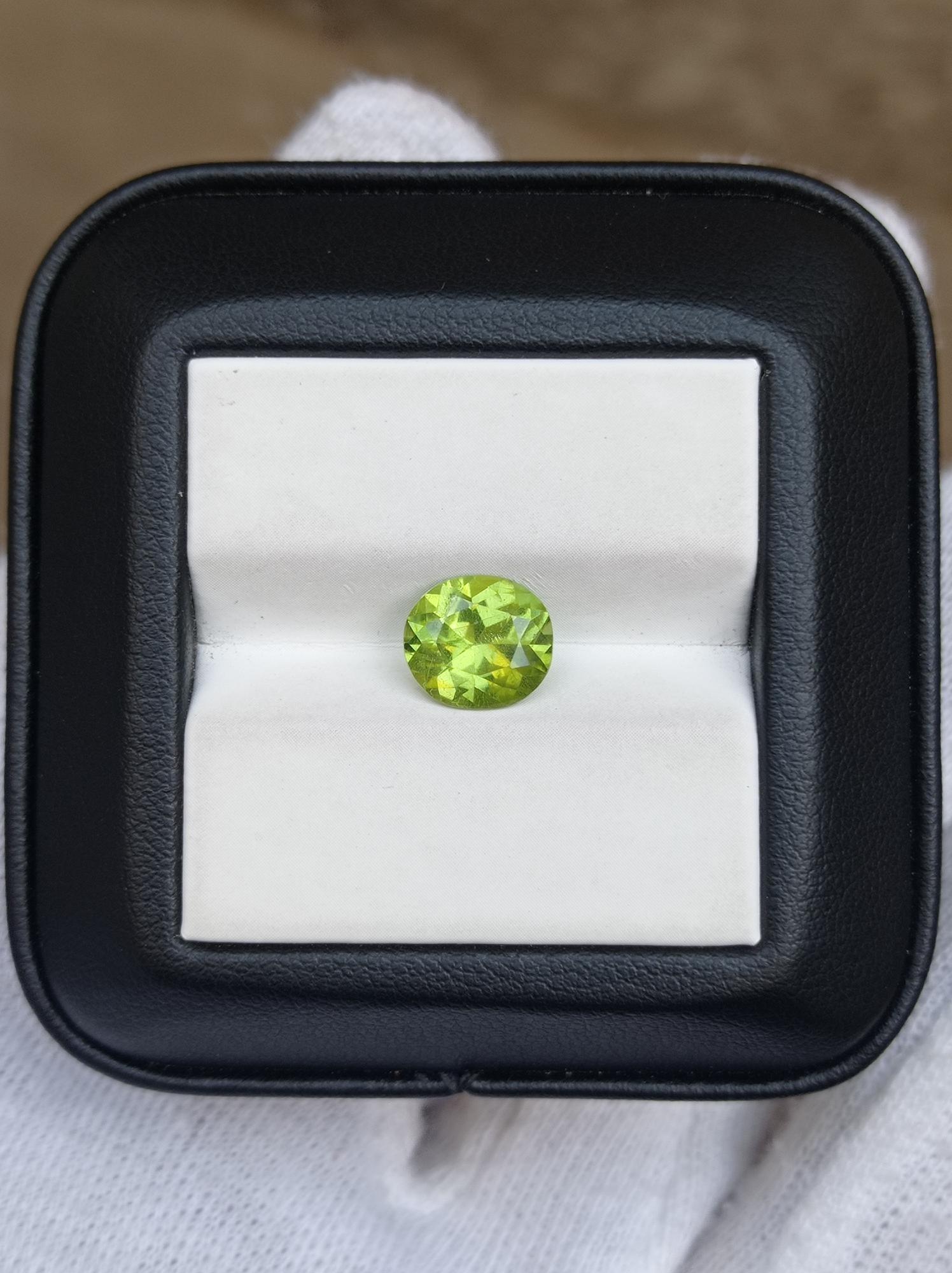 2.5ct Peridot Gemstone- Olivine - Chrysolite Gem - August Birthstone -  9x8x5mm