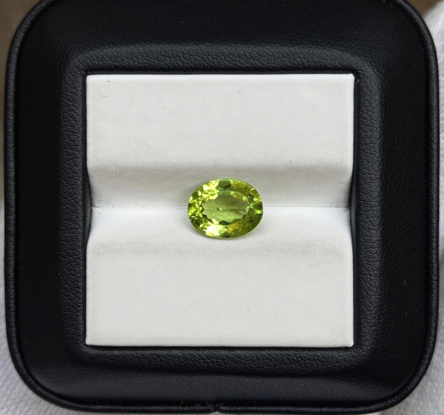 2.75ct Peridot Gemstone- Olivine - Chrysolite Gem - August Birthstone - 9.6x7.5x4.6mm