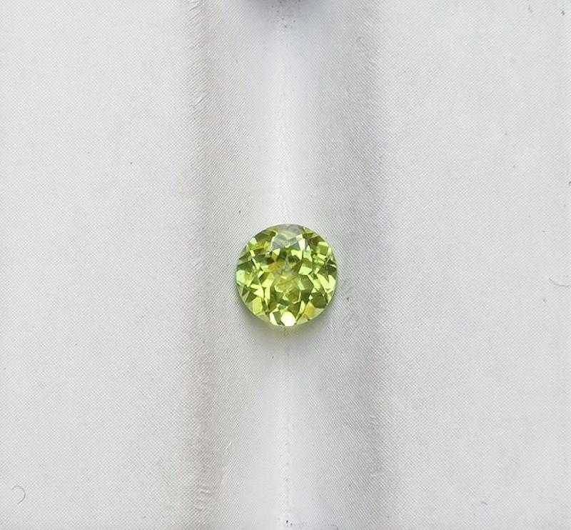 0.95ct Peridot Gemstone- Olivine - Chrysolite Gem - August Birthstone - 6x6x3.7mm