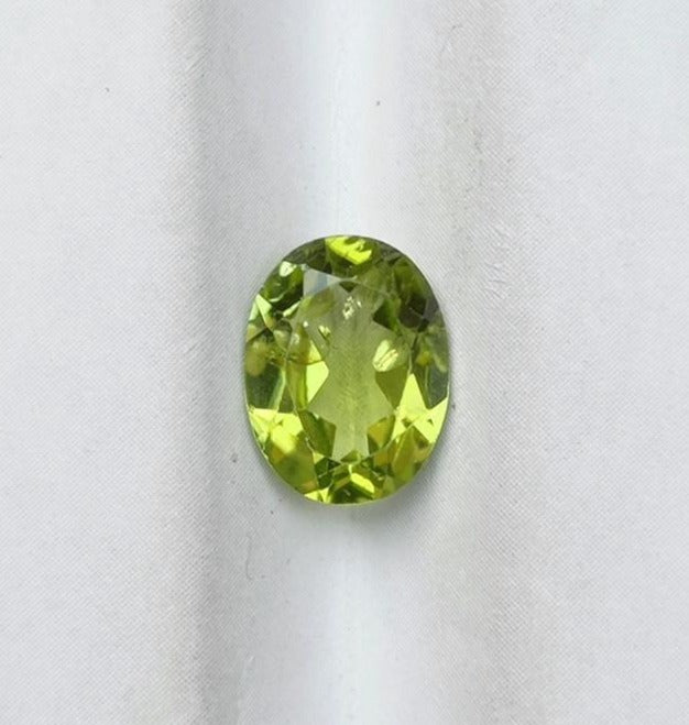 1.75ct Peridot Gemstone- Olivine - Chrysolite Gem - August Birthstone - 9x7x4mm