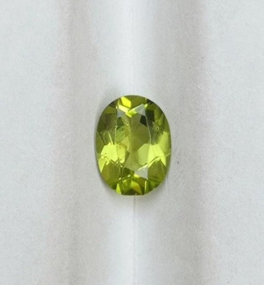 1.25ct Peridot Gemstone- Olivine - Chrysolite Gem - August Birthstone - 8x6x3.3mm