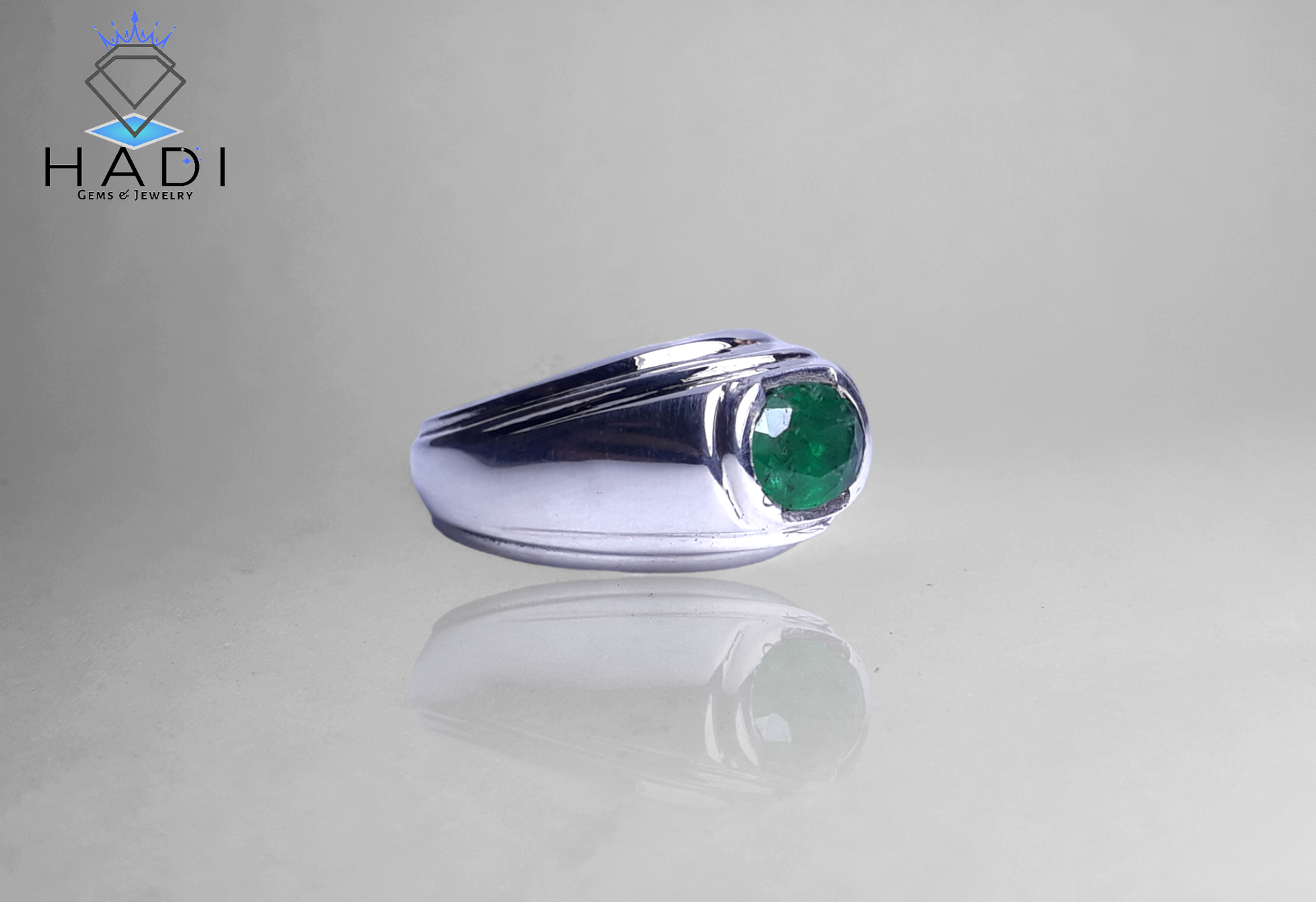 14k White-Gold Plated Natural 1.9ct Emerald Ring - Crafted in Sterling Silver - Perfect & Elegant Design