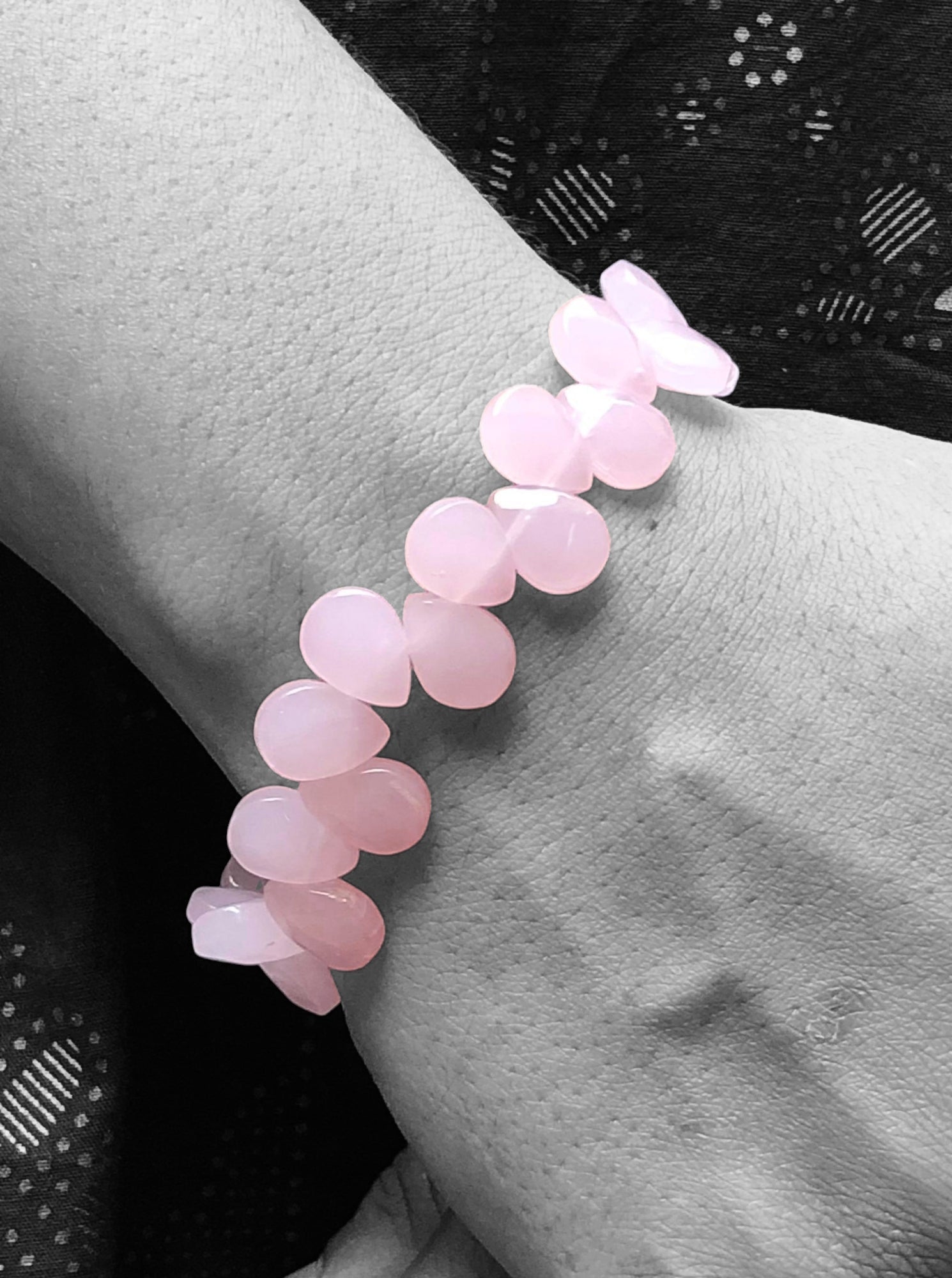 Elegant BabyPink Rose Quartz Pear Shaped Strech Bracelet - 12x9mm