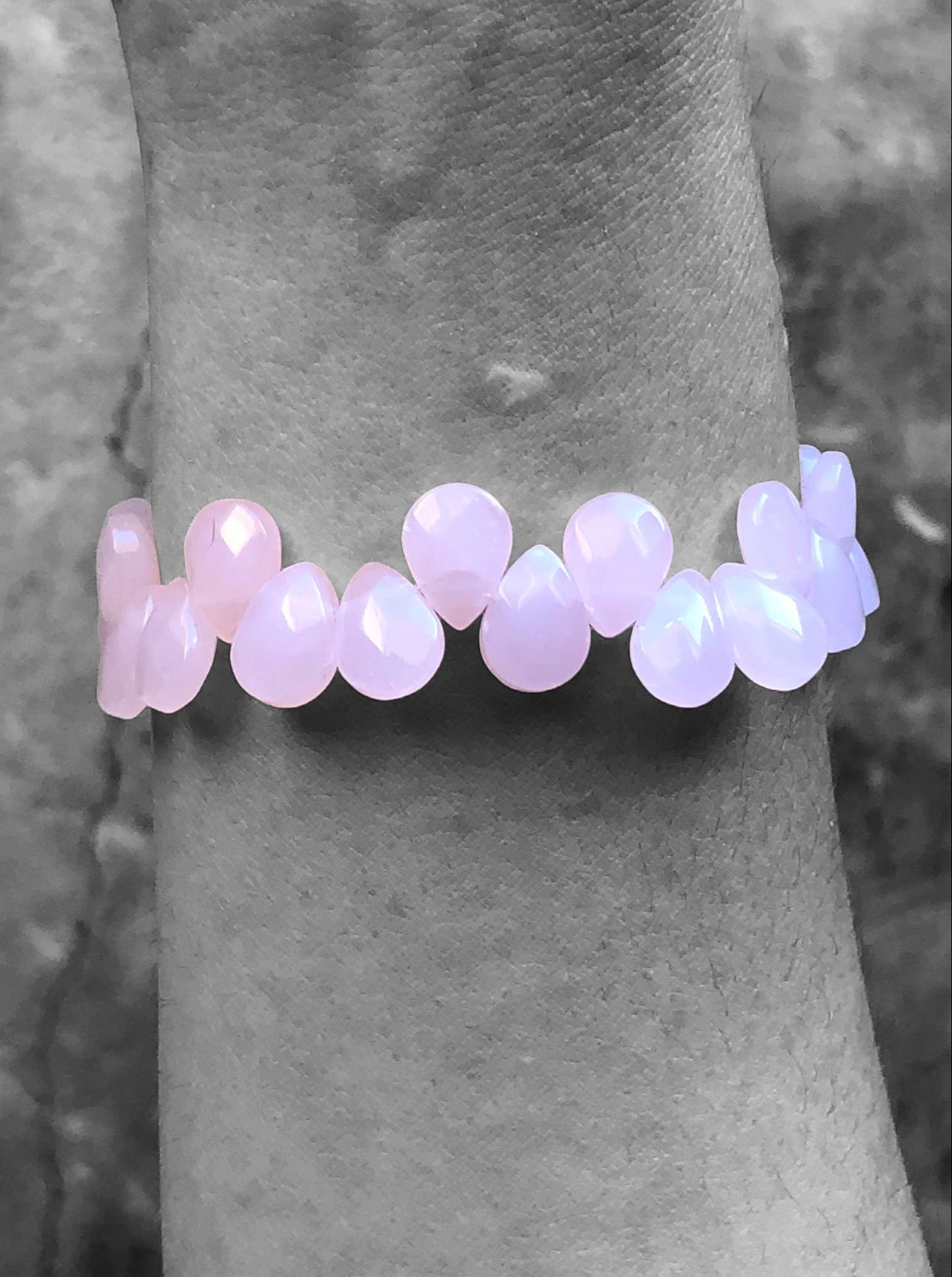 Elegant BabyPink Rose Quartz Pear Shaped Strech Bracelet - 12x9mm