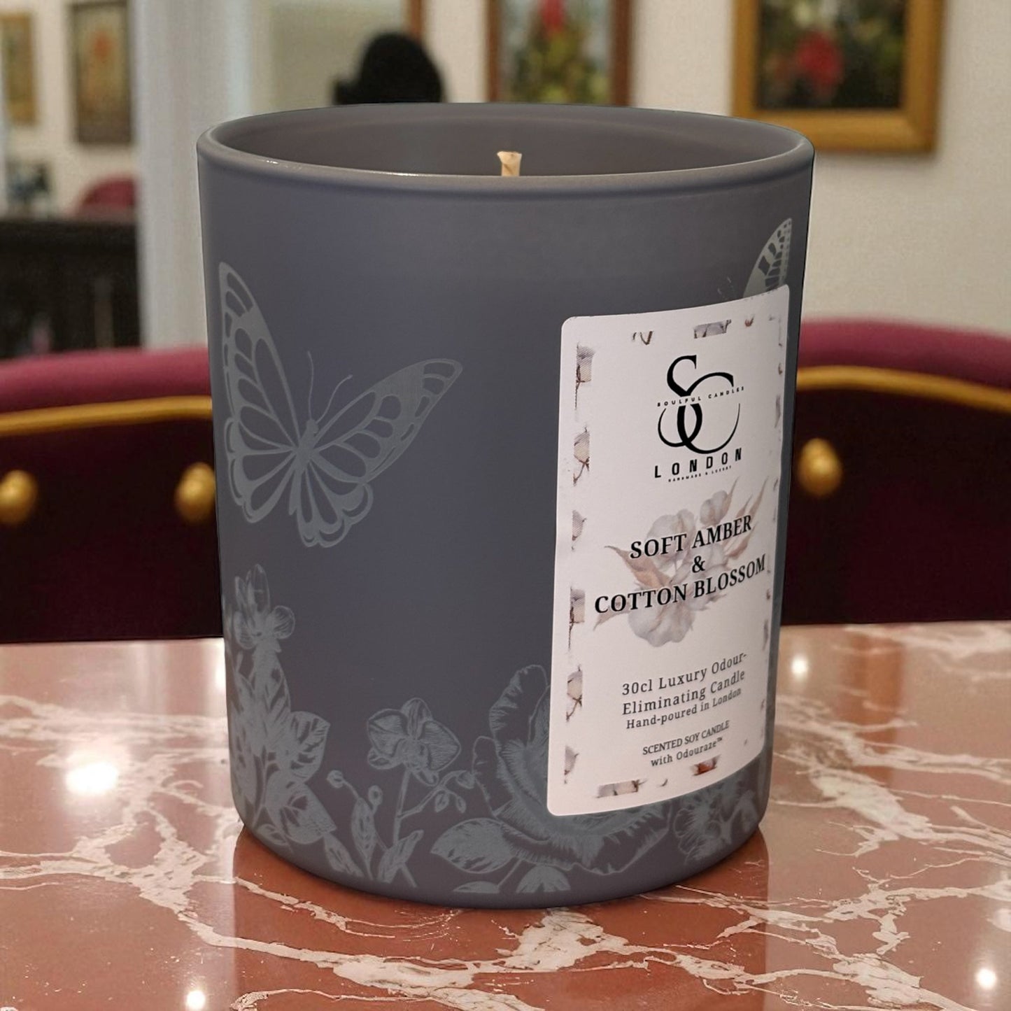 Soft Amber & Cotton Blossom – Odour Neutralising Soy Candle (30cl)