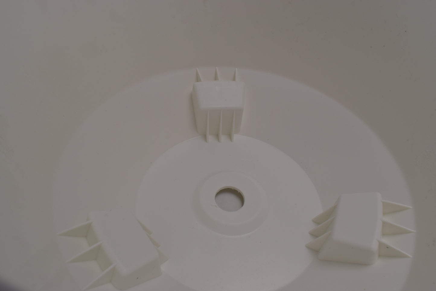 Roma Bowl Pot with Legs, Insert and Hole with Plug 330mm White