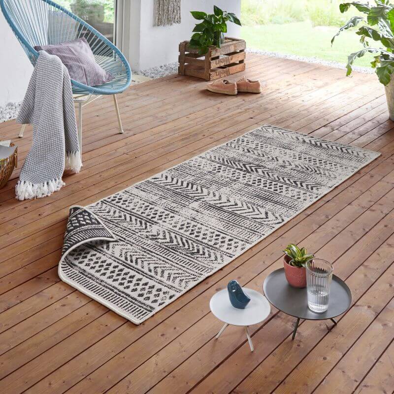 Reversible Geometric Indoor-Outdoor Flatweave Rug