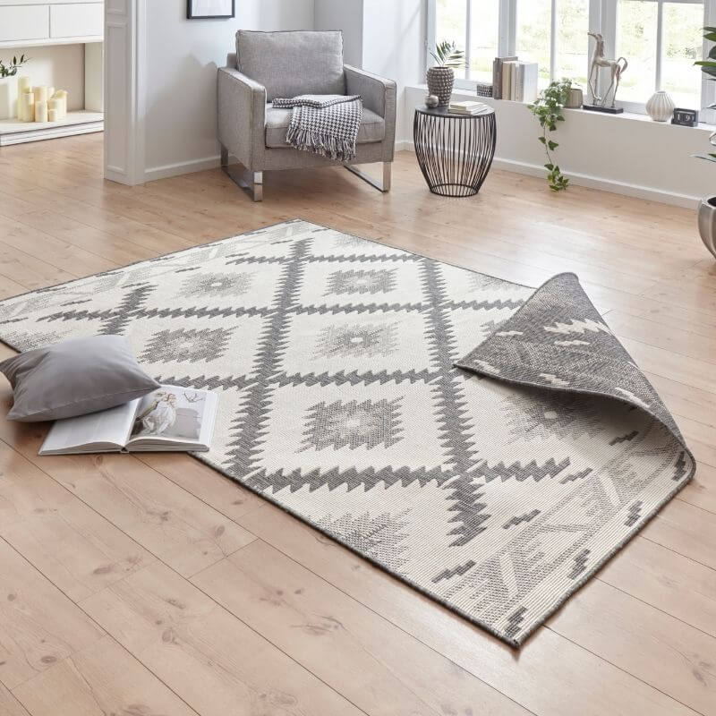 Malibu Reversible Indoor-Outdoor Rug Diamond Design