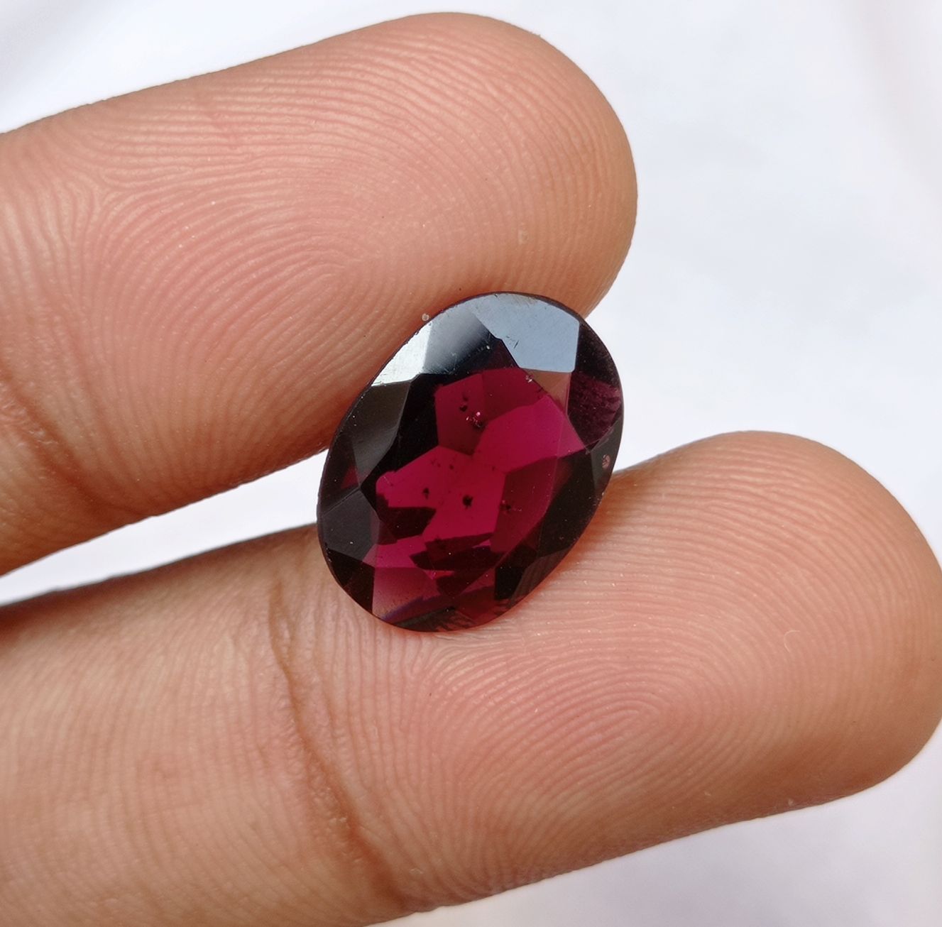 7.85ct Rhodolite Garnet - Natural Faceted Rhodolite Garnet - Symbolizing Love, Strength, and Inspiration - 16x12x5mm