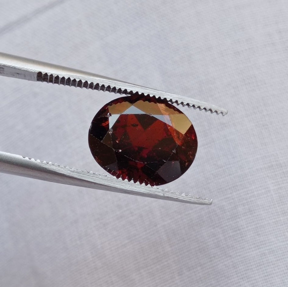 5.4ct Rhodolite Garnet - Natural Faceted Rhodolite Garnet - Symbolizing Love, Strength, and Inspiration - 12x10x6mm