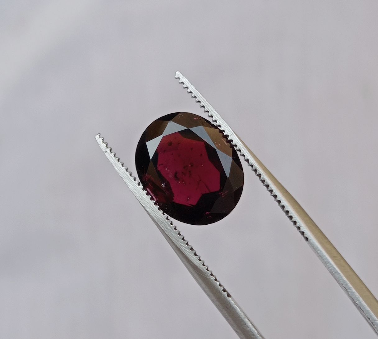 4.8ct Rhodolite Garnet - Natural Faceted Rhodolite Garnet - Symbolizing Love, Strength, and Inspiration - 12x10x4mm