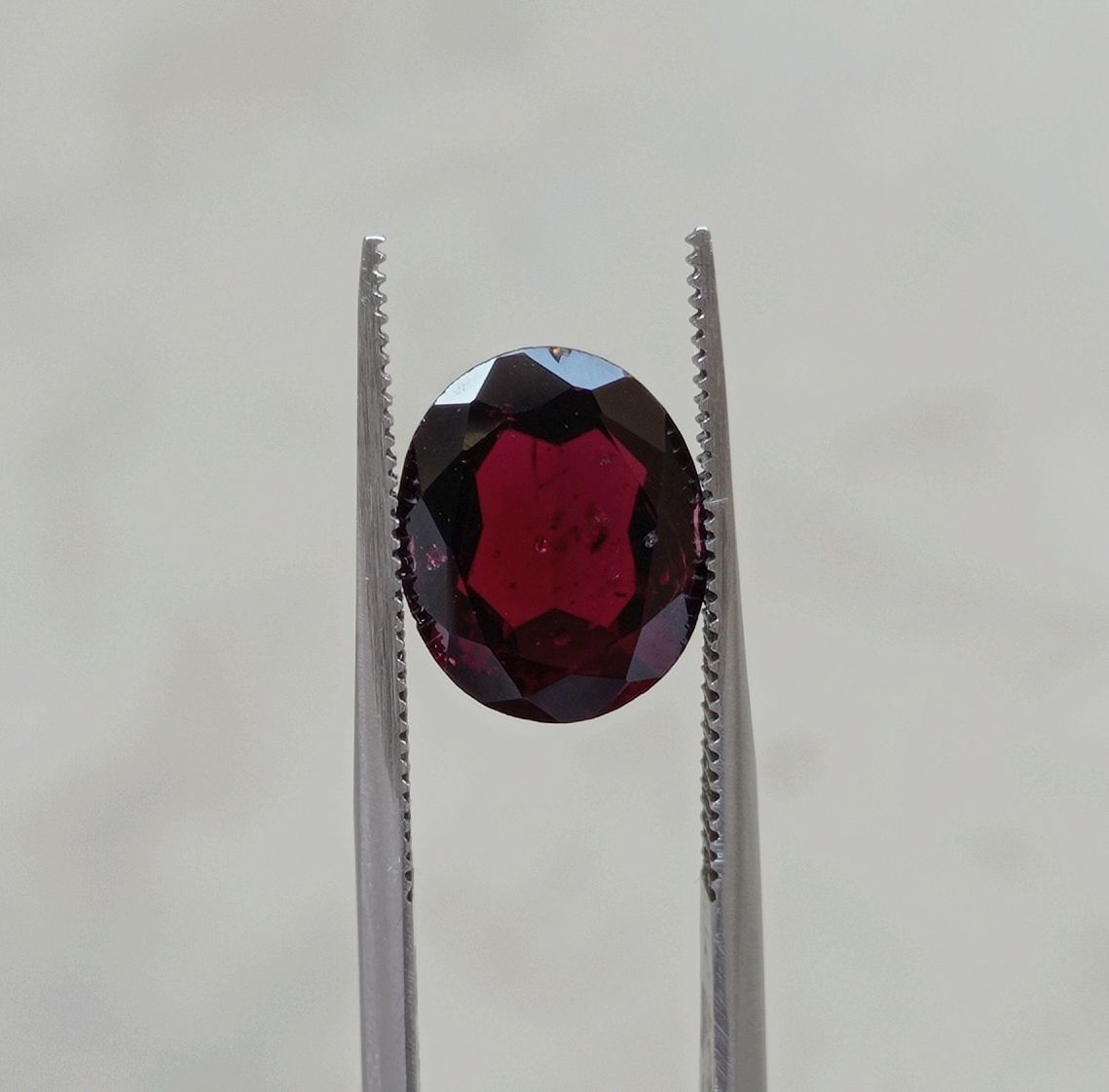 4.8ct Rhodolite Garnet - Natural Faceted Rhodolite Garnet - Symbolizing Love, Strength, and Inspiration - 12x10x4mm