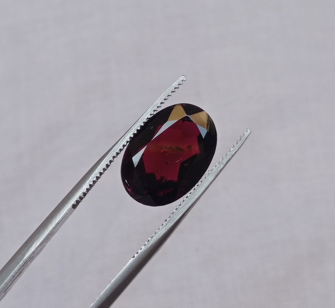 6.3ct Rhodolite Garnet - Natural Faceted Rhodolite Garnet - Symbolizing Love, Strength, and Inspiration - 14x10x5mm