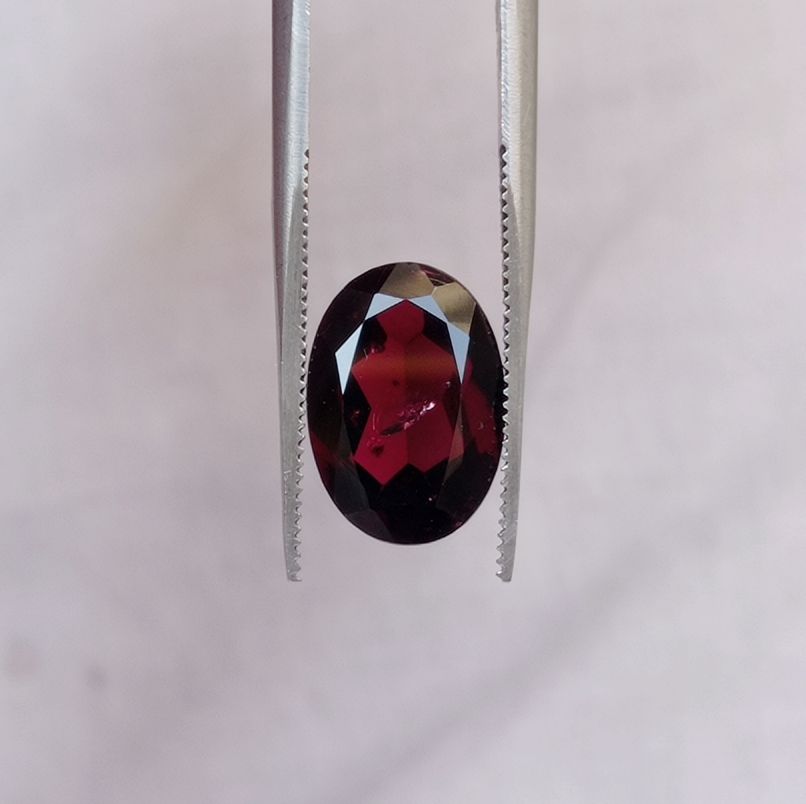 6.3ct Rhodolite Garnet - Natural Faceted Rhodolite Garnet - Symbolizing Love, Strength, and Inspiration - 14x10x5mm