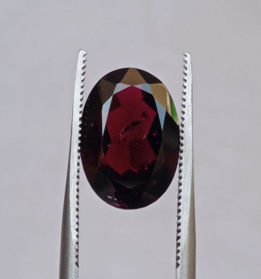6.3ct Rhodolite Garnet - Natural Faceted Rhodolite Garnet - Symbolizing Love, Strength, and Inspiration - 14x10x5mm