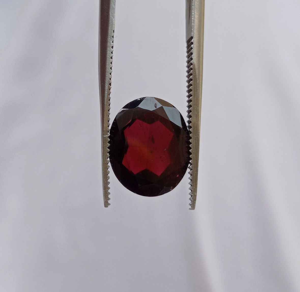 4.6ct Rhodolite Garnet - Natural Faceted Rhodolite Garnet - Symbolizing Love, Strength, and Inspiration - 12x10x4mm