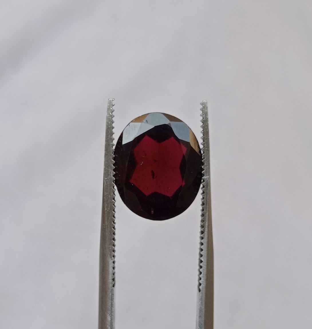 4.6ct Rhodolite Garnet - Natural Faceted Rhodolite Garnet - Symbolizing Love, Strength, and Inspiration - 12x10x4mm