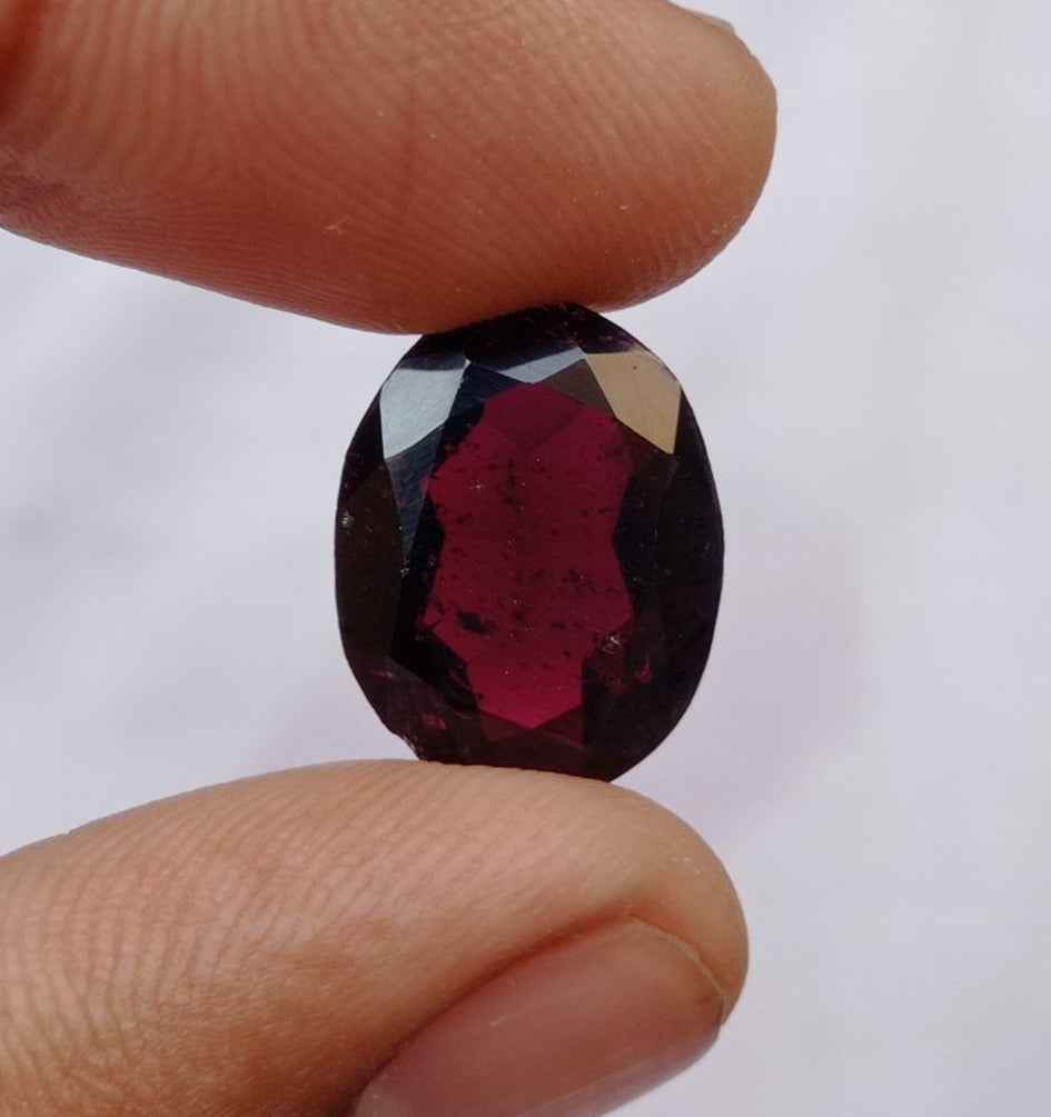 10.75ct Rhodolite Garnet - Natural Faceted Rhodolite Garnet -  17x13x5mm
