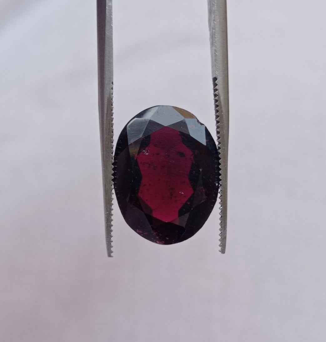 10.75ct Rhodolite Garnet - Natural Faceted Rhodolite Garnet -  17x13x5mm