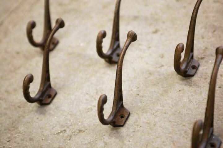 6 Cast Iron Antique Wall Mounted Coat Hooks Rack