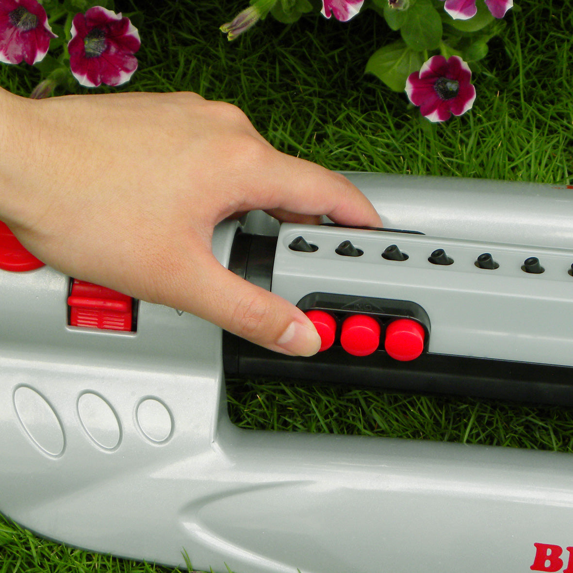 Bar Metal Turbo Oscillating Sprinkler