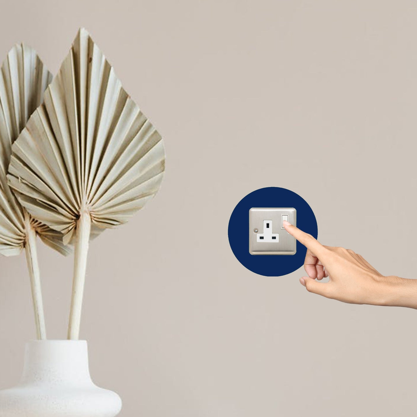 Single Socket Surround, round