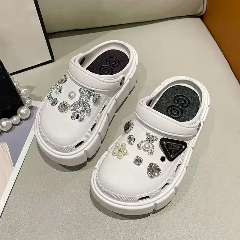 Fashion Charms Clogs New Arrival Thick Sole Outdoor Women Slippers High Quality Summer Beach Sandals For Girls