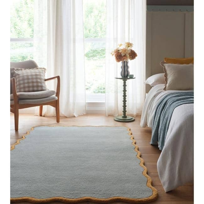 Scalloped Rugs Bordered Design
