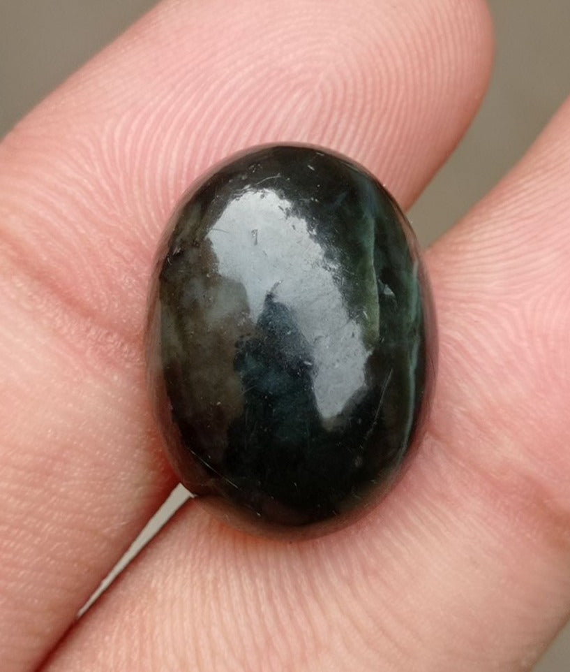 14.1ct Serpentine with Black Tone - Shah Maqqsood - Zehrmora - 19x14x6mm