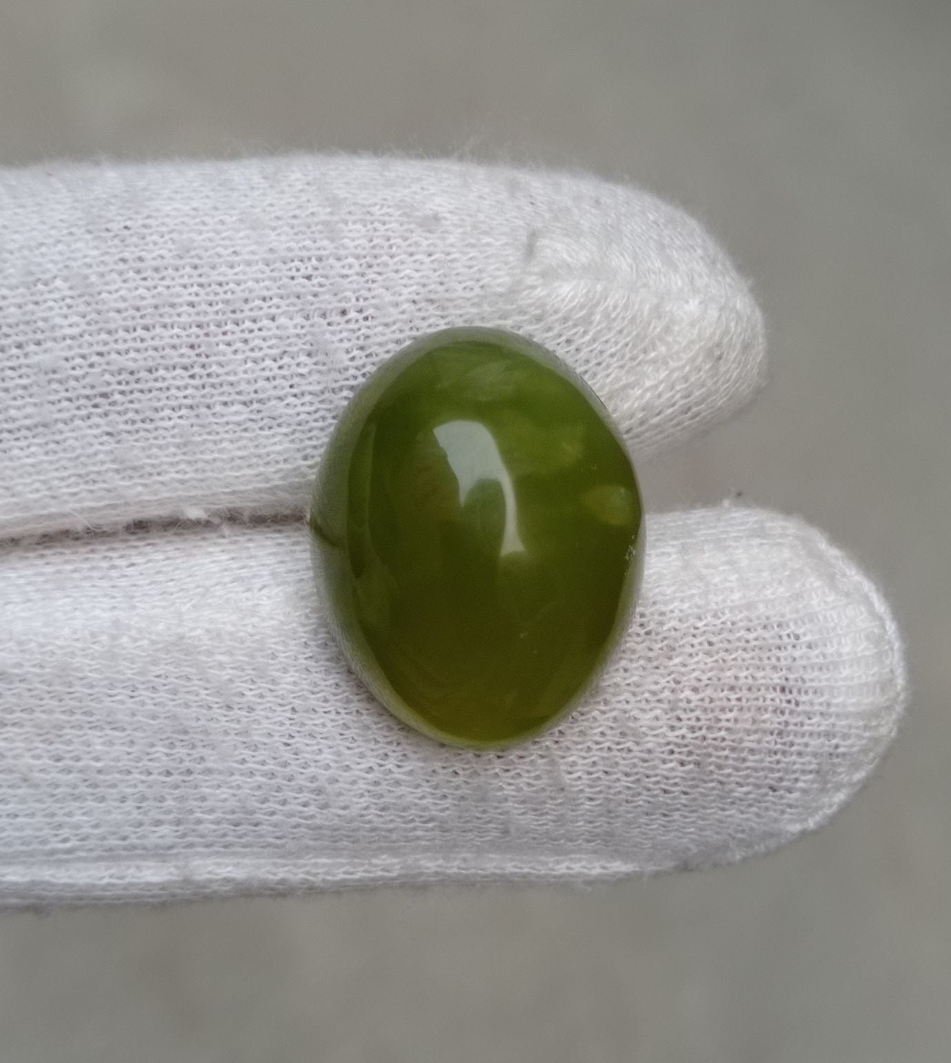 36.25ct Natural High Quality Translucent Serpentine Cabochon - Shah Maqqsood - Zehrmora - 24x19x11mm