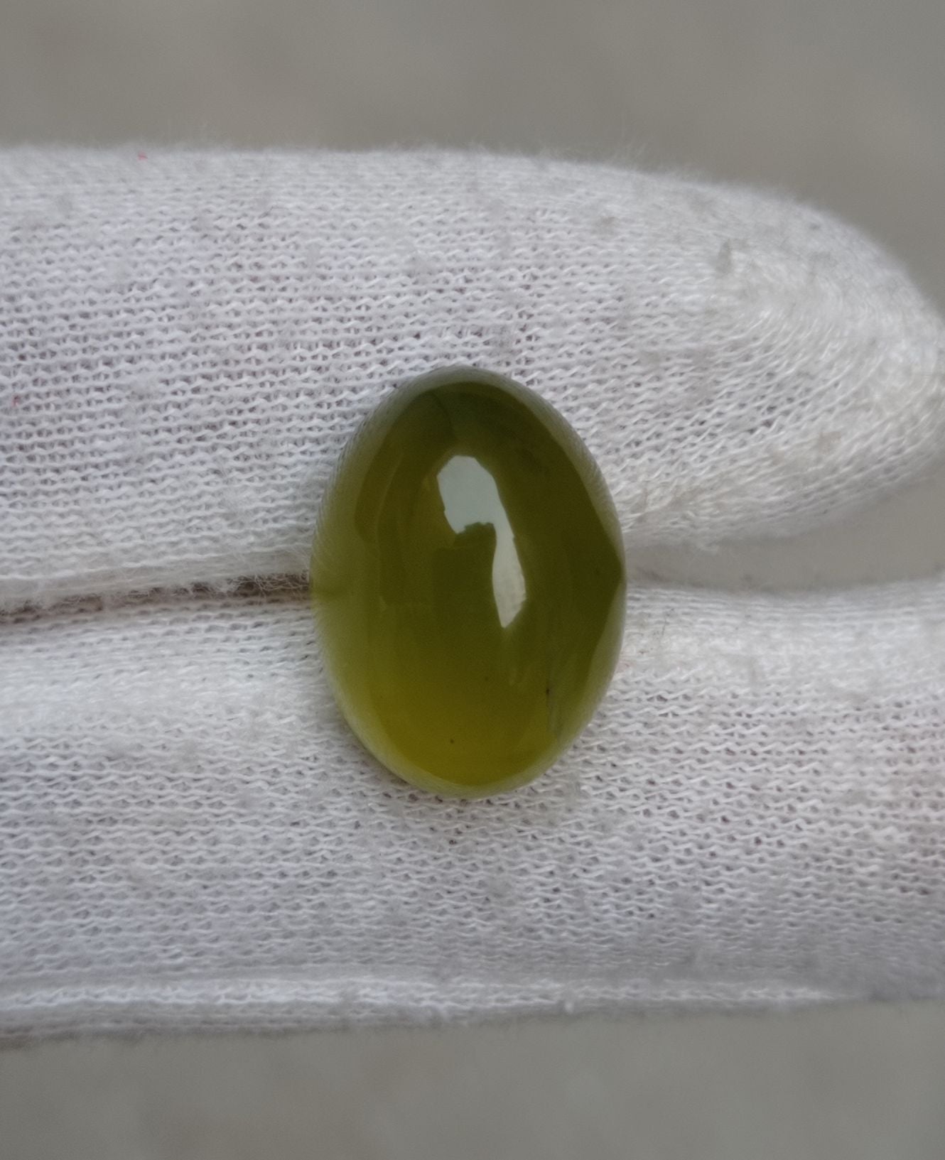 23.9ct Natural High Quality Translucent Serpentine Cabochon - Shah Maqqsood - Zehrmora - 20x15x10mm