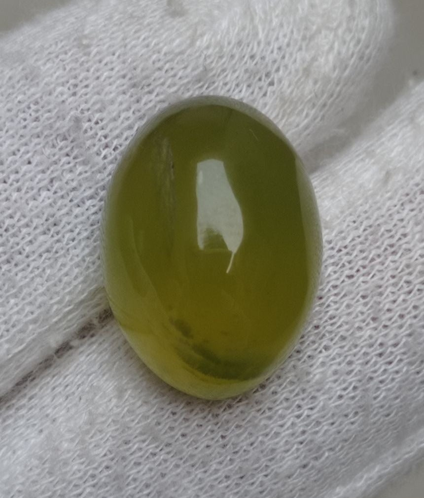 23.9ct Natural High Quality Translucent Serpentine Cabochon - Shah Maqqsood - Zehrmora - 20x15x10mm