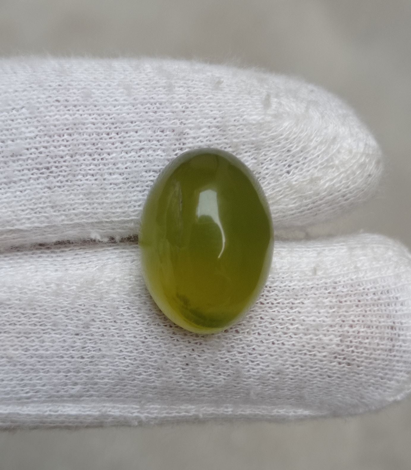 23.9ct Natural High Quality Translucent Serpentine Cabochon - Shah Maqqsood - Zehrmora - 20x15x10mm