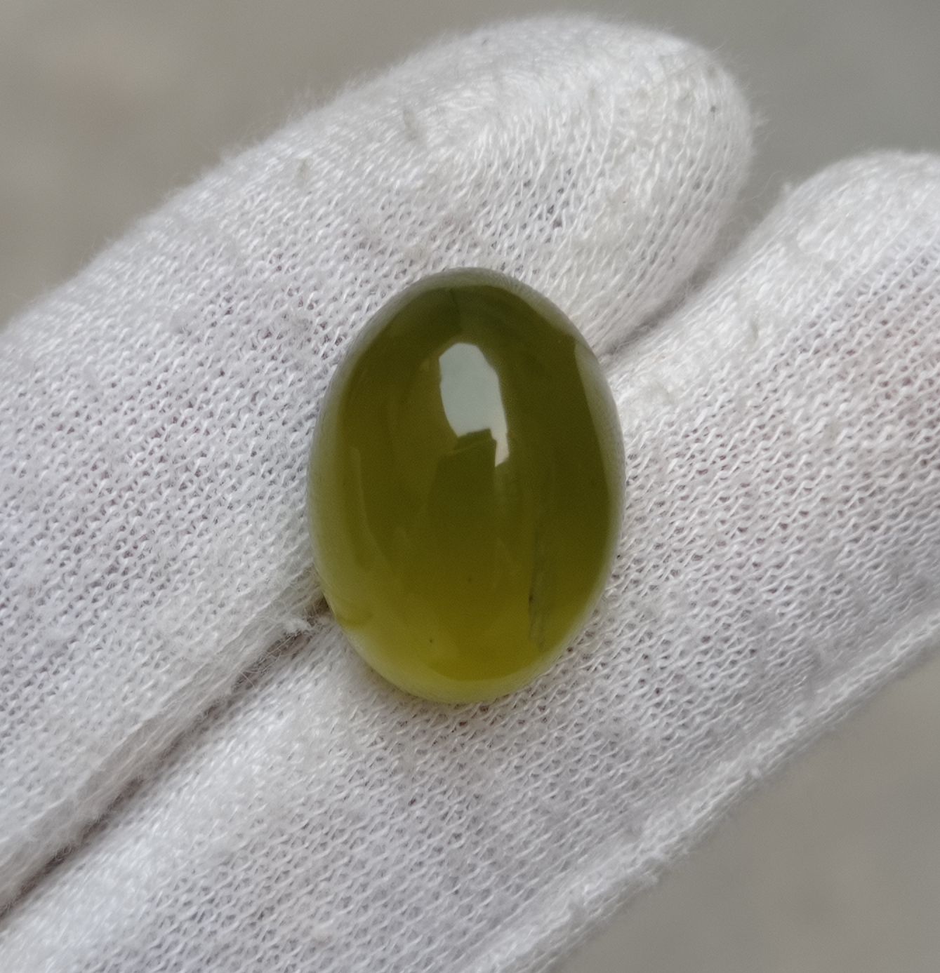 23.9ct Natural High Quality Translucent Serpentine Cabochon - Shah Maqqsood - Zehrmora - 20x15x10mm